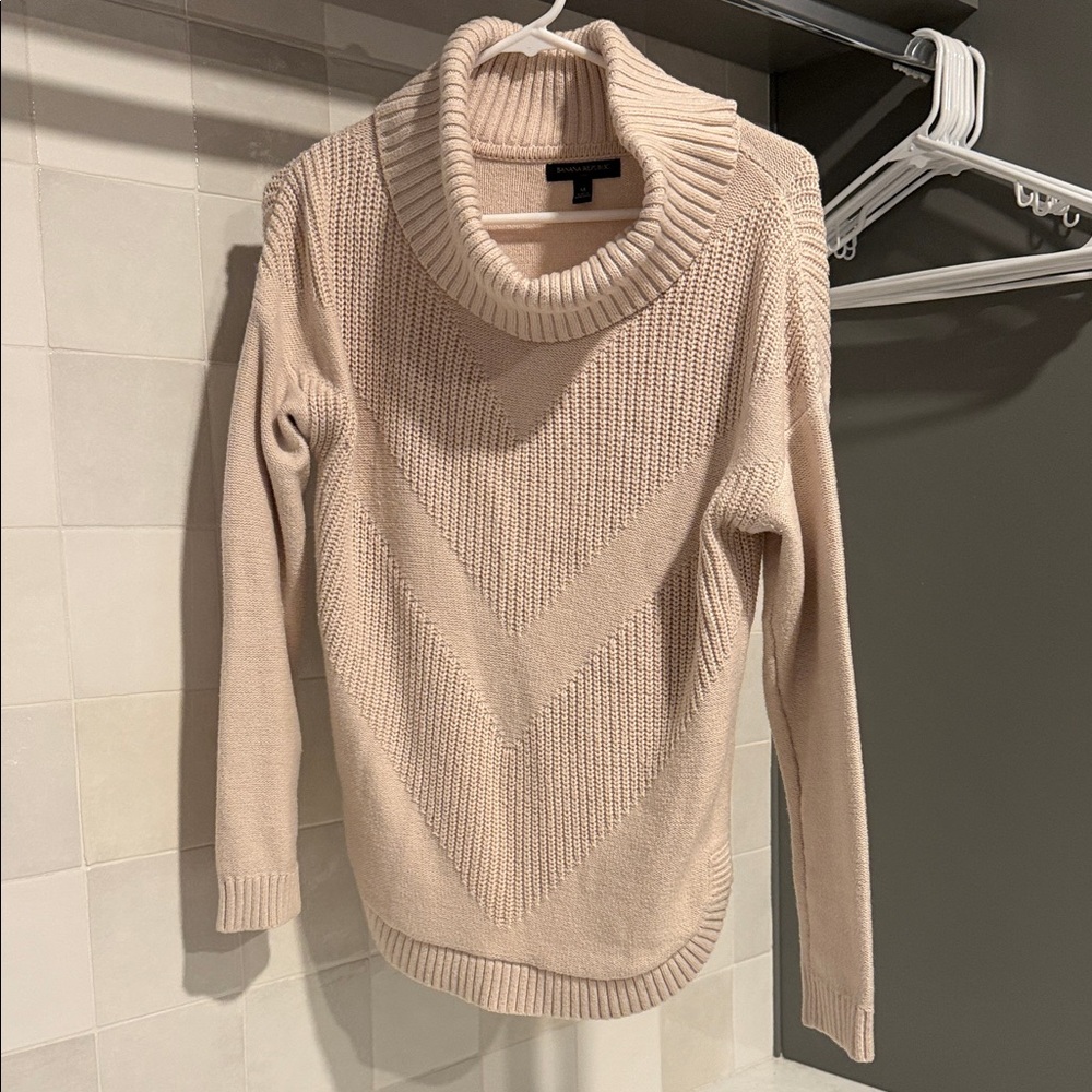 Banana Republic light pink Turtleneck Sweater
